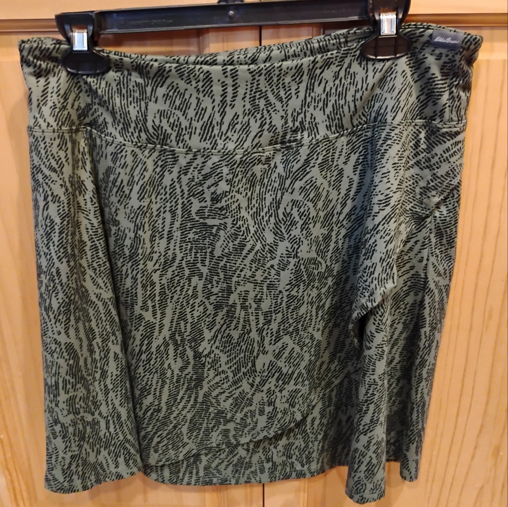 Eddie Bauer Green Patterned Knit Material  Skirt